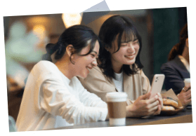 友達とカフェの画像